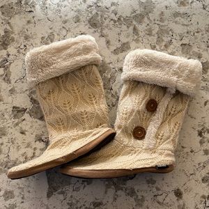 MukLuks Slipper Boot NWOT Size Large 8-9